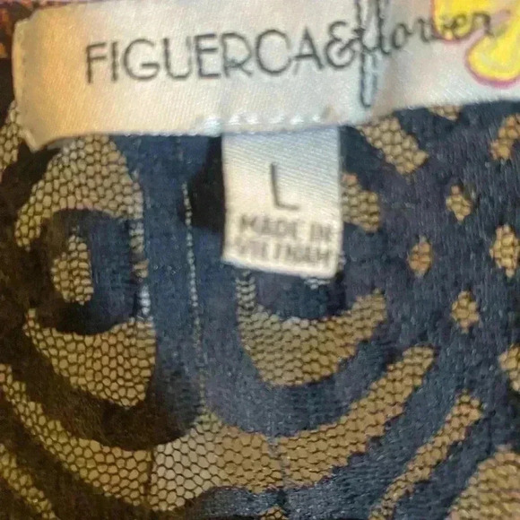 Figueroa & Flower top with Boho look colors are teal brown tan cream & rust Lg. - Picture 6 of 10